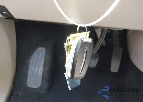 2017 Chrysler Pacifica Touring-L z USA, uszkodzony, nr VIN 2C4RC1BG4HR665533